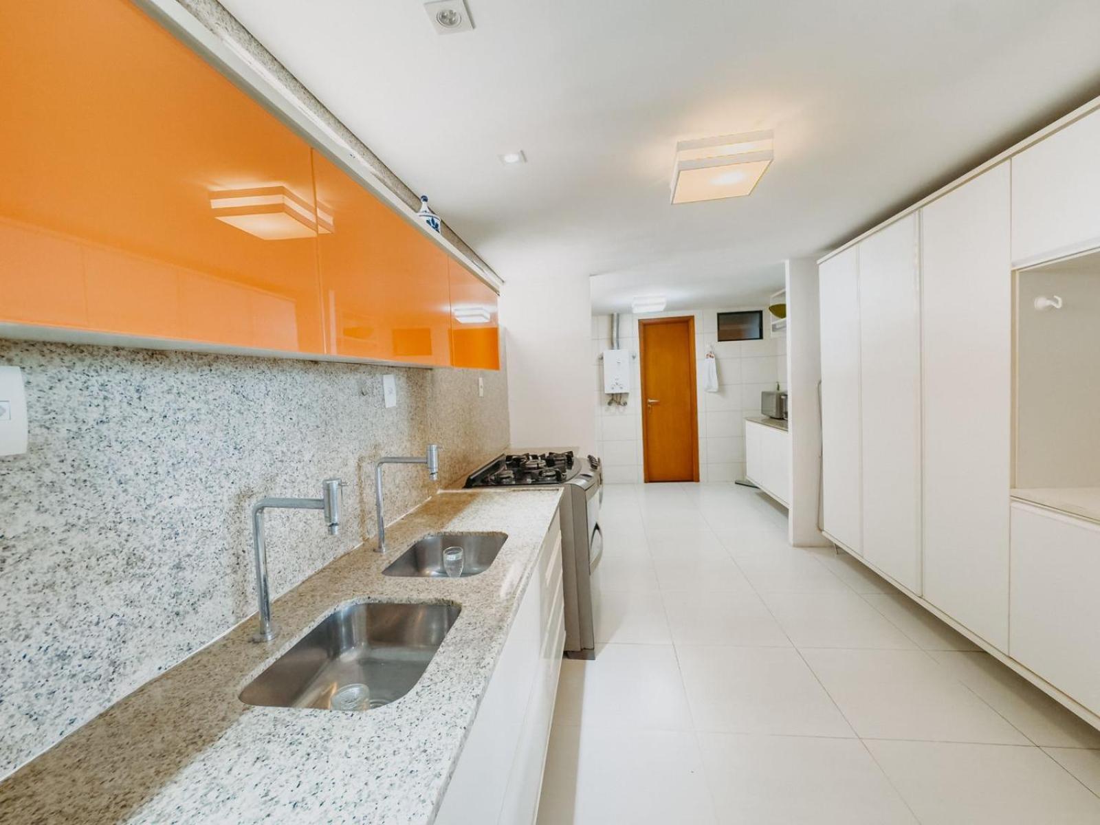 Apartamento Apto 703 Com 150 Metros - 03 Todos Com Vista Mar Na Ponta Verde