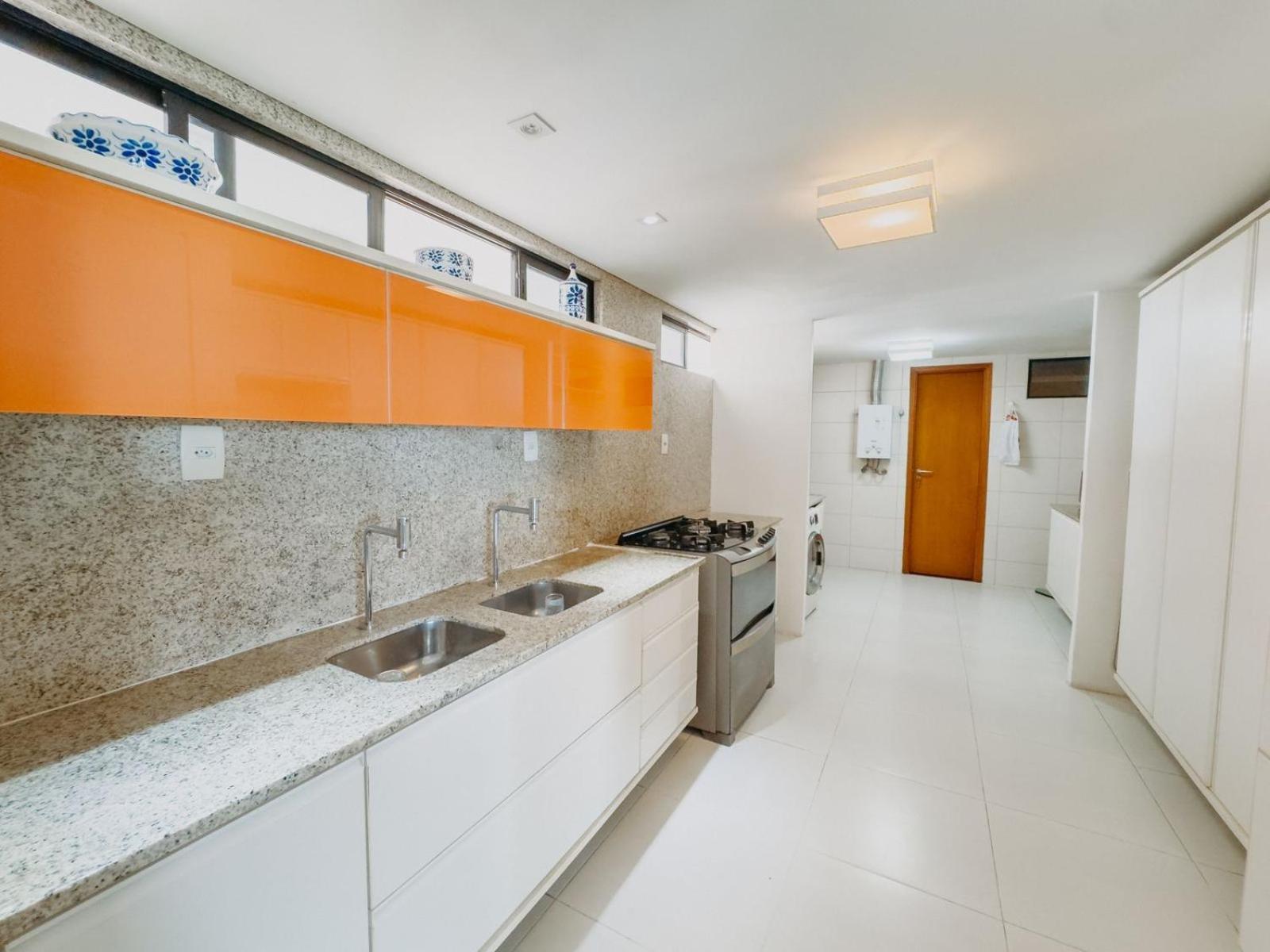 Apartamento Apto 703 Com 150 Metros - 03 Todos Com Vista Mar Na Ponta Verde